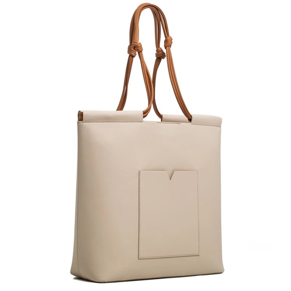 VON HOLZHAUSEN Handbags - VON HOLZHAUSEN Vegan leather tote / suitable for laptops